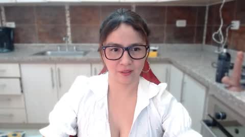 Heidy online show from 09.26.25