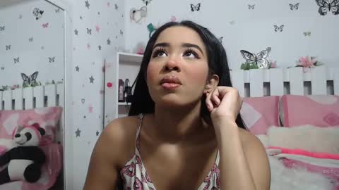 Snapshot of hela_sexy_xx chatting on 02.18.25 hella online show from 02.18.25