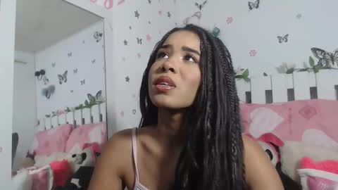 Snapshot of hela_sexy_xx chatting on 05.25.26 hella online show from 05.25.26