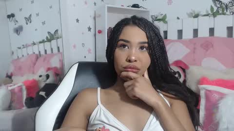 Snapshot of hela_sexy_xx chatting on 05.29.26 hella online show from 05.29.26