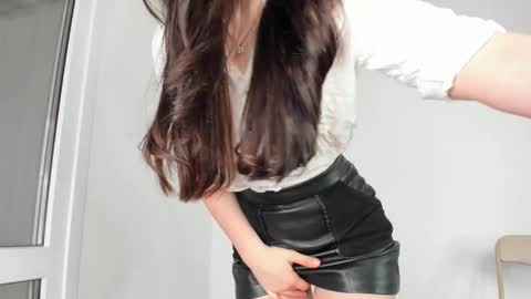 Hi I am Helen online show from 12.17.25