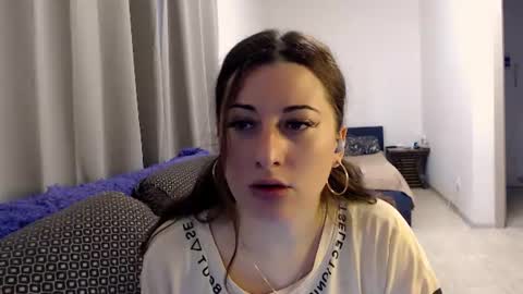 Snapshot of helen_adams_ chatting on 06.18.26 helen_adams_ online show from 06.18.26