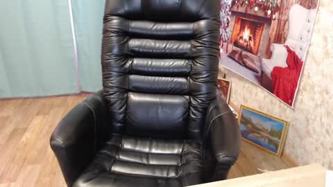 Snapshot of helen_bee chatting on 12.10.24 Tanya online show from 12.10.24