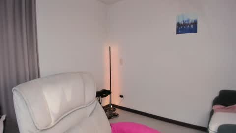 helen_miller online show from 01.29.25