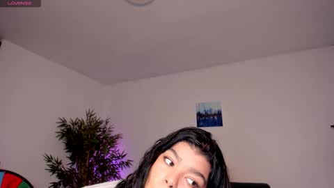 helen_miller online show from 09.17.25