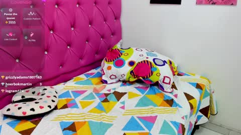 Snapshot of helen_russoo chatting on 03.07.25 Helen online show from 03.07.25