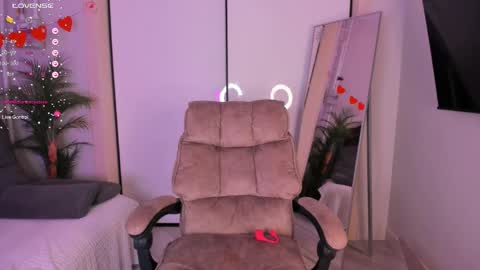 Helen online show from 04.13.26