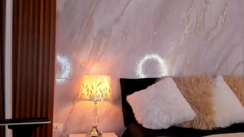 Helena Santos  online show from 01.17.26