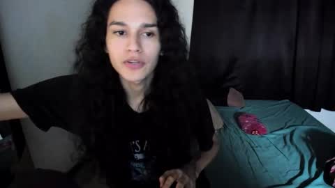 Snapshot of helena_spellman chatting on 11.18.25 helena_spellman online show from 11.18.25