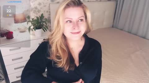 Snapshot of helenbonham chatting on 02.15.25 Helena Bonham online show from 02.15.25