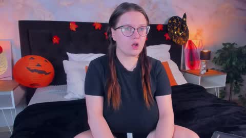 helendanvers online show from 10.23.25