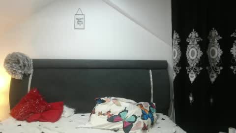 Snapshot of helenhot1989 chatting on 03.06.25 helenhot1989 online show from 03.06.25