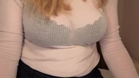 Snapshot of helens_lov chatting on 10.04.25 Helen online show from 10.04.25