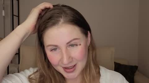 Snapshot of helens_lov chatting on 11.28.25 Helen online show from 11.28.25