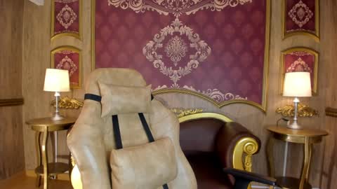 Helen or Hells online show from 09.18.25