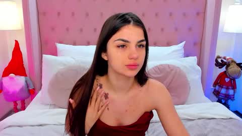 Snapshot of helentiny chatting on 12.15.25 Helen online show from 12.15.25