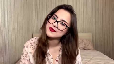 Snapshot of helgadaoud chatting on 06.12.26 Ada online show from 06.12.26