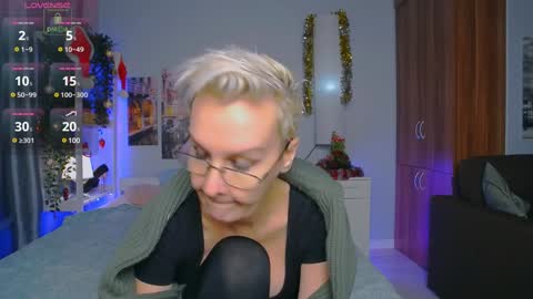 Snapshot of helgahimmele chatting on 12.20.24 Helga online show from 12.20.24