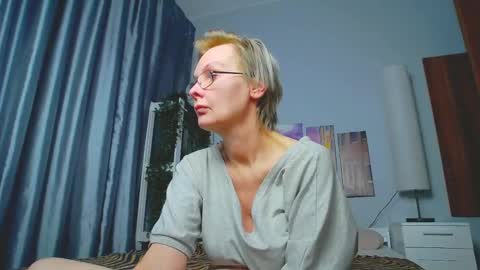 Snapshot of helgahimmele chatting on 03.10.25 Helga online show from 03.10.25
