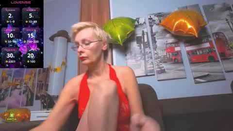 Snapshot of helgahimmele chatting on 11.29.25 Helga online show from 11.29.25