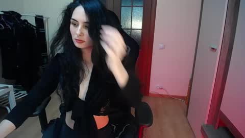 Snapshot of hella_helen chatting on 05.18.26 Helen online show from 05.18.26