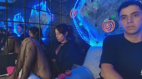 Snapshot of hellanddante_ chatting on 10.27.25 H E L L AND D A N T E online show from 10.27.25