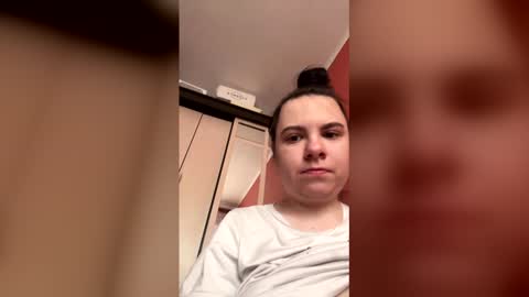 Snapshot of hellareousx chatting on 03.03.26 HellaReousx online show from 03.03.26