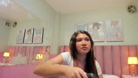 Snapshot of hellencute18_ chatting on 04.11.26 online show from 04.11.26