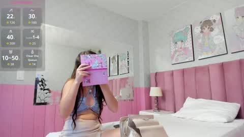 Snapshot of hellencute18_ chatting on 04.22.26 online show from 04.22.26