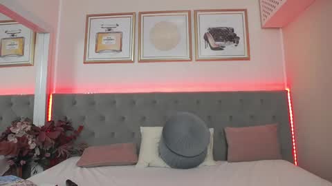 Snapshot of hellendesire chatting on 01.14.25 online show from 01.14.25