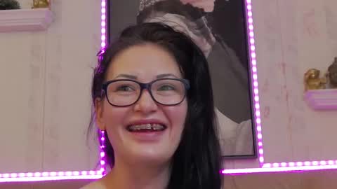 Snapshot of hellendesire chatting on 02.26.25 online show from 02.26.25