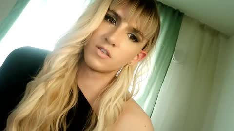 Snapshot of hellenspellman chatting on 03.07.25 Helen Spellman online show from 03.07.25