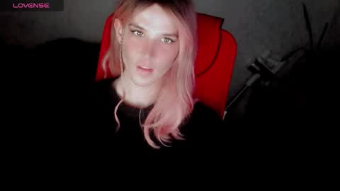 Snapshot of hellenspellman chatting on 10.11.25 Helen Spellman online show from 10.11.25