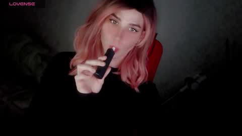 Snapshot of hellenspellman chatting on 11.17.25 Helen Spellman online show from 11.17.25