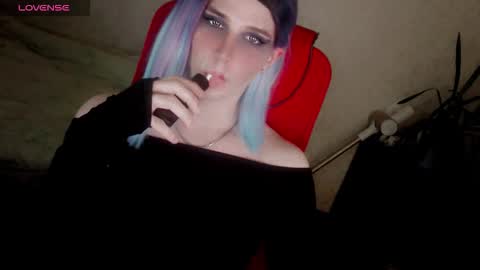 Snapshot of hellenspellman chatting on 11.22.25 Helen Spellman online show from 11.22.25