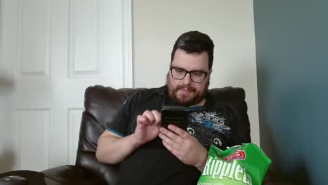 Snapshot of hellflow chatting on 03.12.25 hellflow online show from 03.12.25