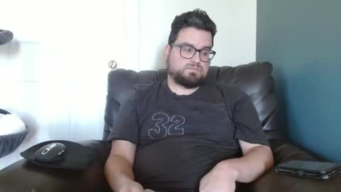 Snapshot of hellflow chatting on 09.20.25 hellflow online show from 09.20.25