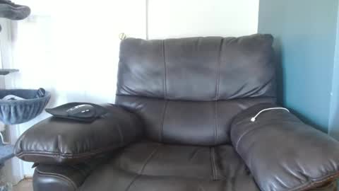 Snapshot of hellflow chatting on 09.21.25 hellflow online show from 09.21.25