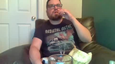 Snapshot of hellflow chatting on 10.24.25 hellflow online show from 10.24.25