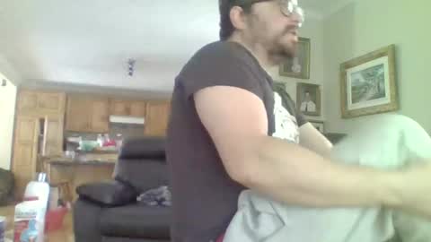 Snapshot of hellflow chatting on 12.15.25 hellflow online show from 12.15.25