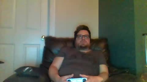 Snapshot of hellflow chatting on 12.18.25 hellflow online show from 12.18.25