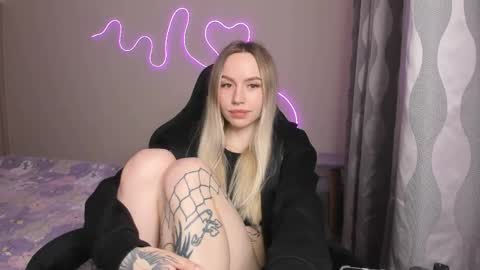 Lisa online show from 04.24.26