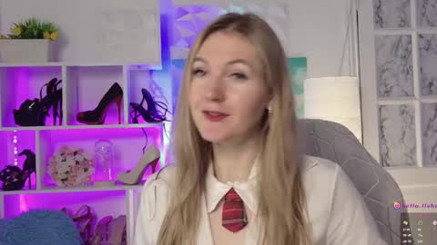 Snapshot of hello_lisha chatting on 01.16.25 Alisia Monday to Friday from 10 am to 4 pm GMT 2 online show from 01.16.25
