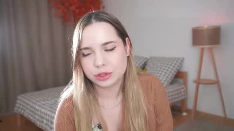 Snapshot of hello_taya chatting on 10.01.25 Taya online show from 10.01.25