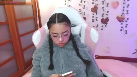 Snapshot of hellokitty_valery1 chatting on 06.08.26 hellokitty_valery1 online show from 06.08.26