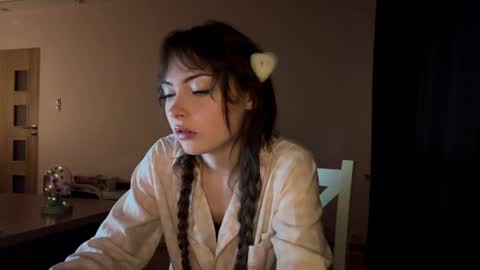 hellyluxury online show from 06.19.26