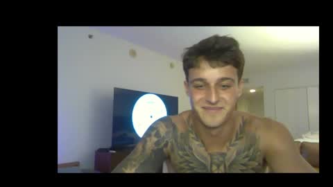 Snapshot of henrydesanti chatting on 05.12.26 henrydesanti online show from 05.12.26