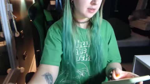 Snapshot of hentaishiing chatting on 11.18.25 Hentaishiing online show from 11.18.25