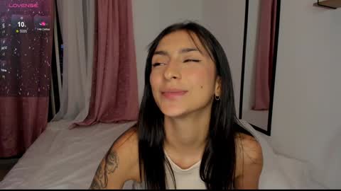 Hello I am Valentina independent Colombian model I love sensuality and pleasure welcome online show from 01.07.25