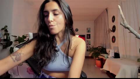 Hello I am Valentina independent Colombian model I love sensuality and pleasure welcome online show from 01.18.25